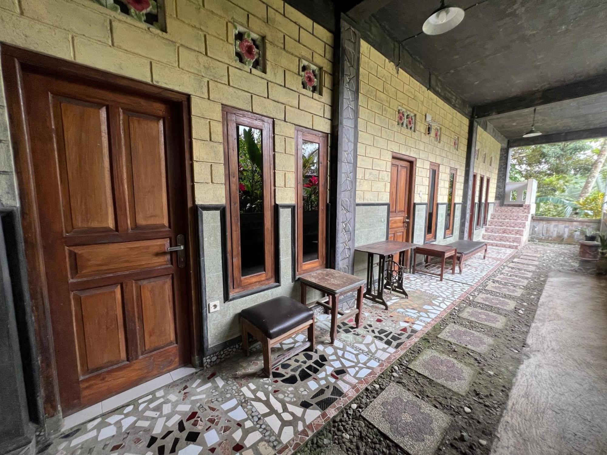 Buana Asti Homestay Tabanan  Ngoại thất bức ảnh